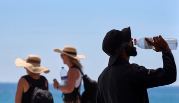 Čaká nás víkend ako z trópov. Na Slovensko prichádza vrchol extrémnych horúčav, platia výstrahy