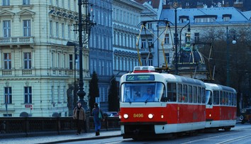 Električka zrazila 12-ročné dievča so slúchadlami. Zasahovali všetky záchranné zložky
