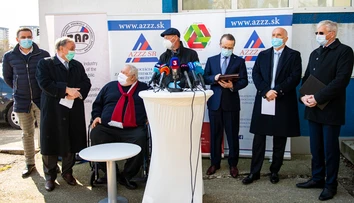 Zamestnávatelia žiadajú premiéra, aby zriadil ekonomický krízový štáb