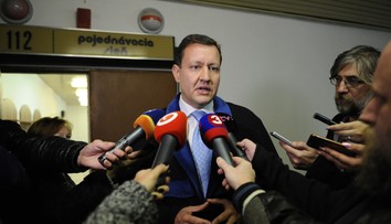 Lipšic má lekársku správu riaditeľa Čistého dňa: S touto diagnózou nemôže viesť centrum