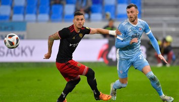 FOTO: Keď retro znamená štýl. Pozrite si špeciálne dresy, v ktorých sa odohrá najslávnejšie derby