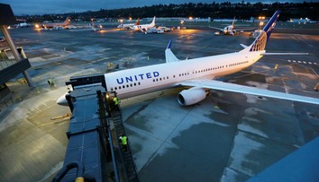 Dvoch pilotov United Airlines zatkli na letisku v Glasgowe. Pred letom do New Yorku nafúkali