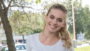 Hokejovému ošiaľu podľahla aj seriálová kráska: V drese jej to pristane