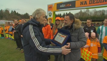 VIDEO: Tréner ľutoval, že musí šoférovať, Vlhová sa nestíhala čudovať. Niké liga na dedine nesklamala