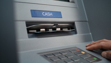 Muž prišiel na bizarnú chybu bankomatov. Na účet si takto pripísal 40-tisíc eur