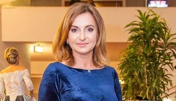 Danica Nejedlá nikdy nevyzerala lepšie. Omladnutá v obtiahnutej róbe
