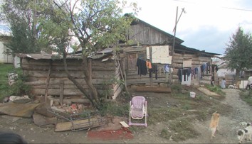 Súd zastavil búranie čiernych stavieb v obci na východe Slovenska. Rodiny v osade zatiaľ o domovy neprídu