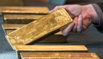 Zlaté šperky či svadobné obrúčky čaká zdražovanie. Cena zlata týždeň čo týždeň láme rekordy