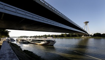 Dráma na moste v Bratislave. Na mieste s mužom zasahoval vyjednávač