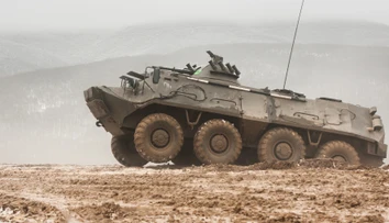 Ukrajinci mali prestavať sovietske transportéry na kamikadze roboty. Vraj s nimi prelomili ruskú obranu