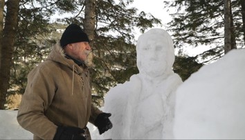 Legendárny chatár mal čo robiť. Betlehem zo snehu sa podaril napriek vrtochom počasia