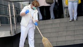 Polovica Slovákov zarobí mesačne menej ako 830 eur. Kde je to s platmi najbiednejšie?