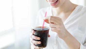 Jedna cola či limonáda denne? Vedci upozornili na znepokojivú súvislosť