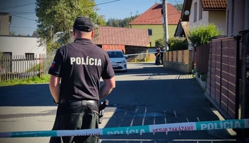 Polícia po útoku v Staškove prehľadala domov podozrivého. To, čo zaistila, teraz podrobí skúmaniu