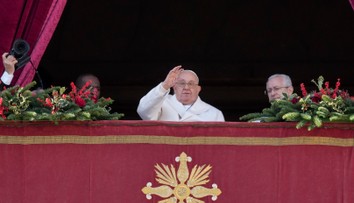 Pápež predniesol vianočné požehnanie Urbi et Orbi. Vyzval všetkých ľudí, aby sa snažili umlčať zbrane