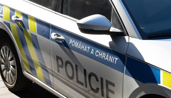 Kuriózna nehoda: Vodička nemá ani 15 rokov, nafúkala pol promile