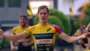 Triatlonistovi Vargovi nový formát pretekov sedí, hneď na úvod prvenstvo a druhé miesto