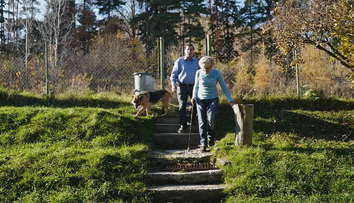 Bez elektriny sú už 400 dní. Starších manželov vraj chcú takto vyštvať z domu