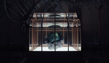 VIDEO: Vedci vyrobili kabelku z obnovenej kože Tyranosaura rexa. Jej cena vyráža dych