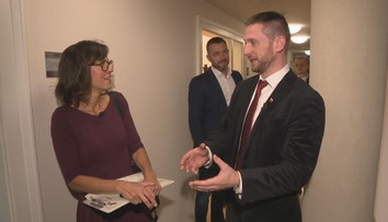 Vlastné kancelárie si neplatia, všetky peniaze použili na kampaň. Republika ide do volieb s číslom 25