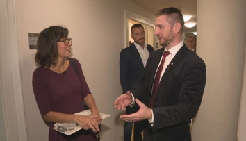 Vlastné kancelárie si neplatia, všetky peniaze použili na kampaň. Republika ide do volieb s číslom 25
