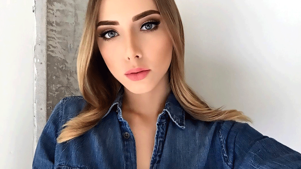 Eminemova dcéra v plavkách. Už to viac nie je malé dievčatko