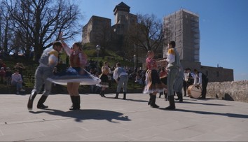 Kto prišiel v kroji, mal výhodu. Na Trenčiansky hrad prilákali sviatky jari množstvo ľudí