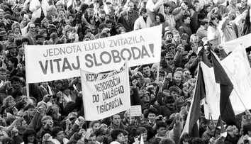 Deň, ktorý priniesol pád komunistického režimu. Pripomíname si 36 rokov od Nežnej revolúcie