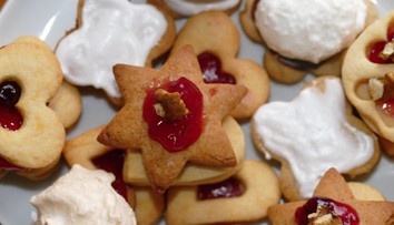 Nelegálny predaj zákuskov sa vymkol spod kontroly. Štát prichádza o milióny, spotrebitelia riskujú zdravie