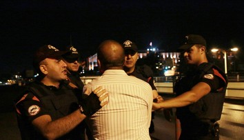 V Turecku sa dostane na slobodu 38-tisíc väzňov. Väznice nemajú priestor pre pučistov