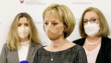 Konzílium odborníkov ostro kritizuje otvorenie všetkých obchodov