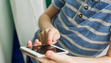 GPS hodinky či trackery: Ako majú rodičia prehľad o pohybe svojich detí?