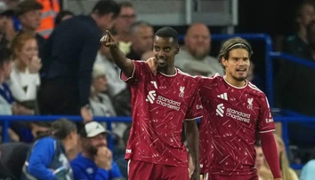 Liverpool dosiahol prvú výhru v sezóne. O triumfe nad nováčikom rozhodol dvojgólový Isak