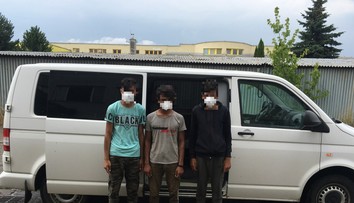 Polícia objavila troch Afgancov ukrývajúcich sa v kamióne pri Giraltovciach