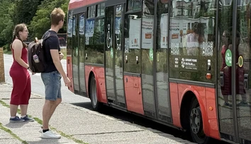 Autobus zastaví, ale vystúpiť nemôžete. Nové pravidlá na Slovensku pobúrili cestujúcich