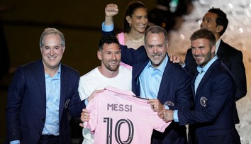 Svätá voda uprostred dažďa či splnený sen, ktorý má zmeniť futbal v krajine. Amerika privítala Messiho