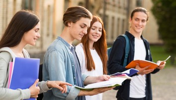 Skončili ste školu? Tieto kroky musíte urobiť, ak sa chystáte podnikať alebo ste poberali sirotský dôchodok