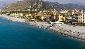 Vyhľadávače ho radili do vnútrozemia. Mesto si do názvu pridáva „more“, aby prilákalo turistov