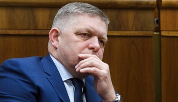 Fico kritizuje prezidentku, v SIS je podľa neho zmätok i bezvládie. Pavlovi Gašparovi osobne dôveruje