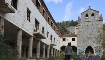 Za cenu väčšieho bytu v Bratislave kúpili celú dedinu. Manželia tu chcú vybudovať raj