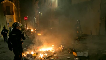 Ľudí na protestoch "žltých viest" bolo ešte viac, opäť došlo k násilnostiam