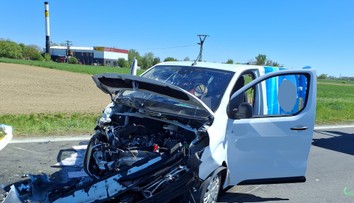 FOTO: Tragická nehoda v Michalovciach. Auto po riskantnom manévri prešlo do protismeru, vodič neprežil čelný náraz