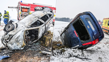Dopravná nehoda pri Michalovciach. Auto skončilo na totálku