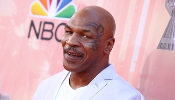 "Najhorší muž na svete" sa dožíva päťdesiatky. Pozrite si jeho najkrvavejší zápas