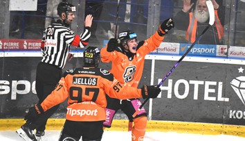 Košice si vybojovali postup. V rozhodujúcom zápase držali Banskú Bystricu dlho na dištanc