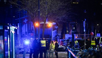 Autobus v Štokholme narazil do zastávky plnej ľudí. Incident si vyžiadal viacero mŕtvych