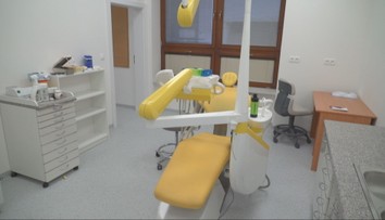 O ošetrenie boľavého zuba už nebudú musieť žobrať. V Nitre otvorili zubnú ambulanciu pre ľudí bez domova