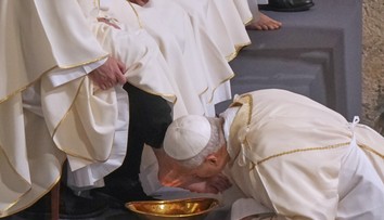 Pápež Lev XIV. obnovil zaužívanú podobu tradície na Zelený štvrtok. Odkazom si uctil aj predchodcu Františka