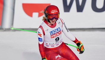 Predviedla takmer bezchybnú jazdu a v cieli žiarila šťastím. Rakúšanka Cornelia Hütterová ovládla zjazd