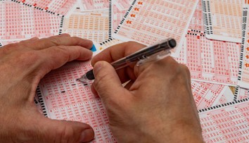 Náhoda na pumpe mu zmenila život. O pár hodín držal v ruke žreb s veľkou výhrou